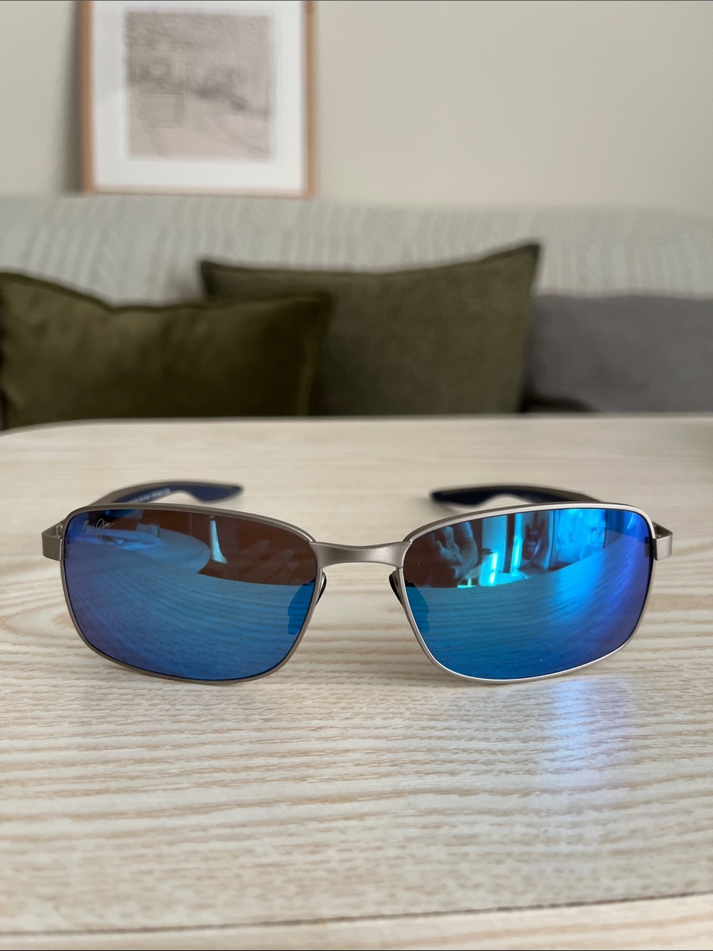 Maui Jim Titanium Frame Sunglasses with Blue Mirrored Lenses Unisex - Picture 2 of 10